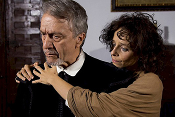 César Sánchez and Eva Higueras star in the Fundación Siglo de Oro's production of "Entre Marta y Lope" ("Between Marta and Lope").