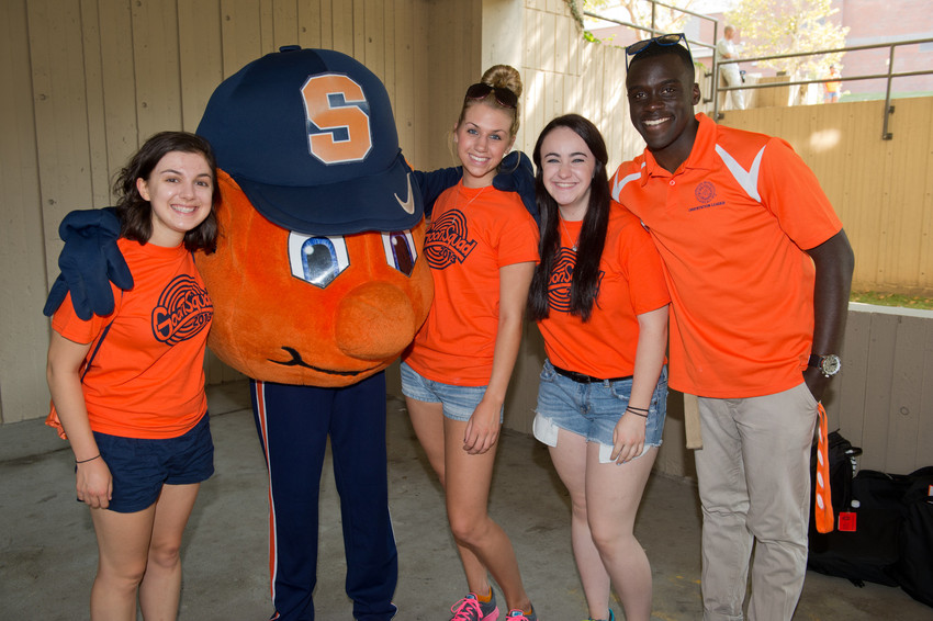 Syracuse Welcome 2013 Moving In Otto