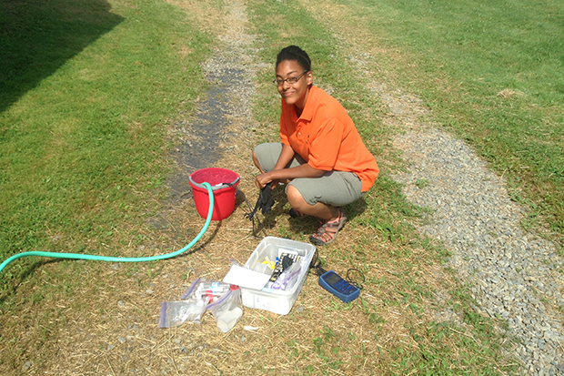 Kayla Christian, an MS student in Earth Sciences at Syracuse, doing water quality sampling for a pre-hydraulic fracturing water quality database for New York State. This is an example of a project that will be integrated with the NRT program. 