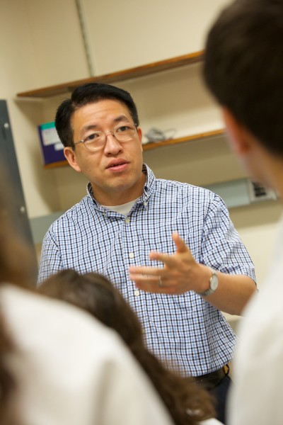portrait of Dacheng Ren, interim associate dean of research and graduate studies in the College of Engineering and Computer Science