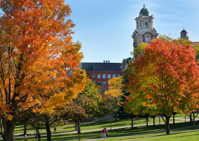 autumnal view of Syracuse University campus