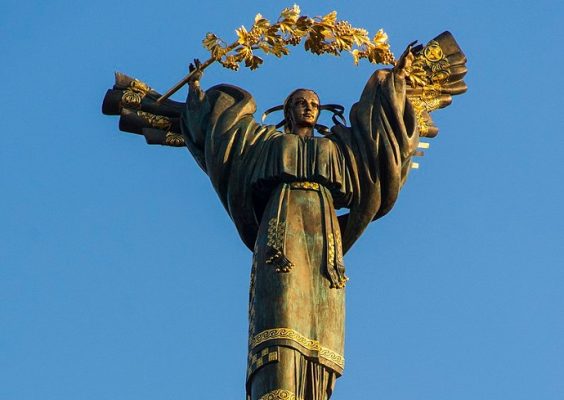 Statue of Berehynia, atop Independence Monument in Maidan Nezalezhnosti (Independence Square), Kyiv, Ukraine