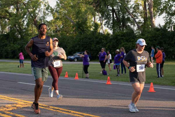 runners on the course at the Syracuse Workforce Run