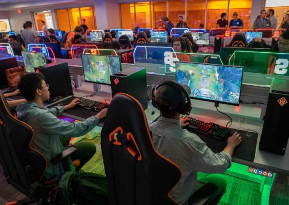 Students engaged in Esports experience