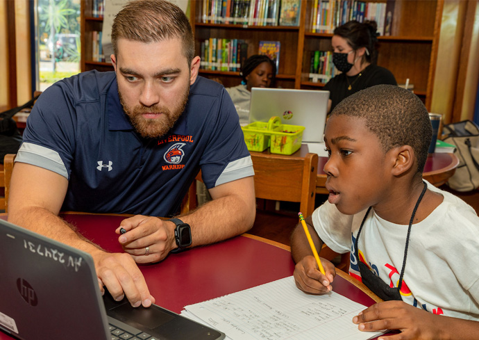 Good Reads: School of Education’s Summer Literacy Clinic Takes an Inquiry-Based Approach