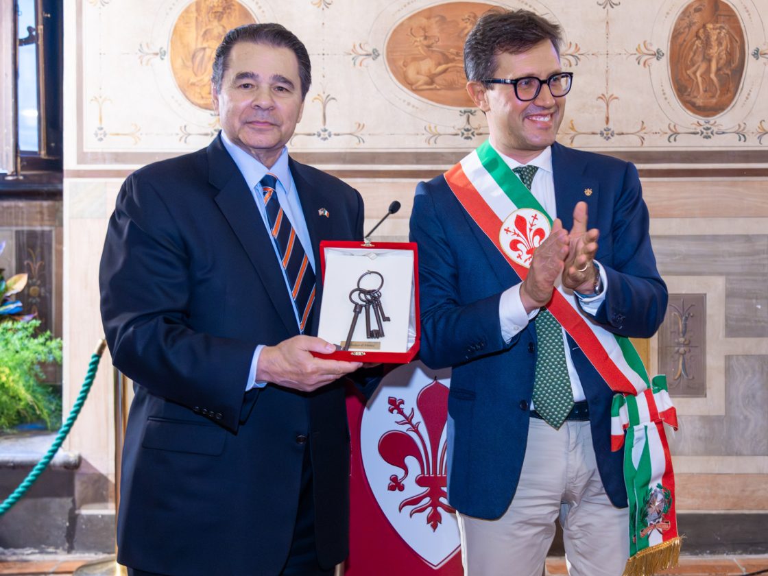 Life Trustee Daniel D’Aniello ’68, H’20 Honored With Keys to the City of Florence, Italy