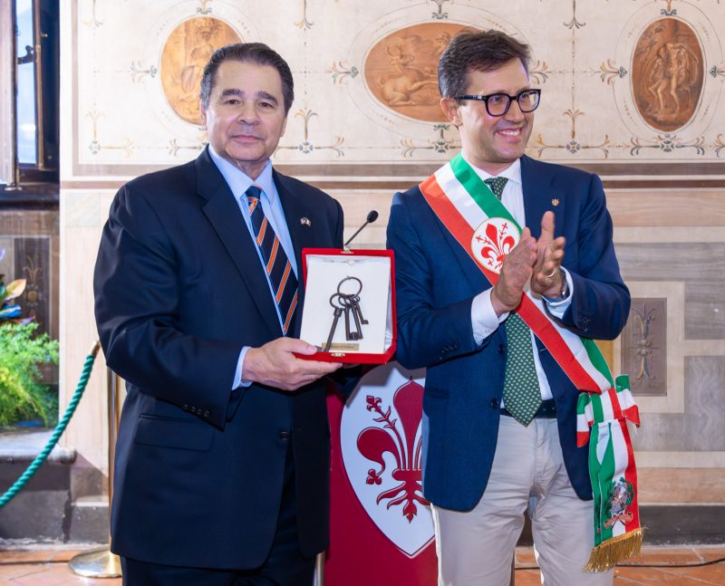 Life Trustee Daniel D’Aniello ’68, H’20 Honored With Keys to the City of Florence, Italy
