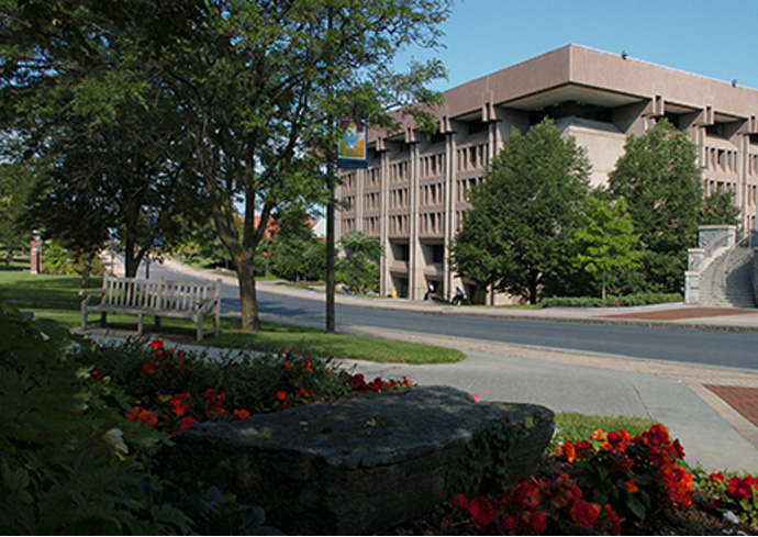 Libraries’ Fall 2025 Hours and Welcome Week Activities