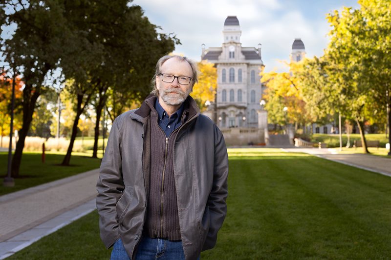 George Saunders G’88 Wins National Book Award