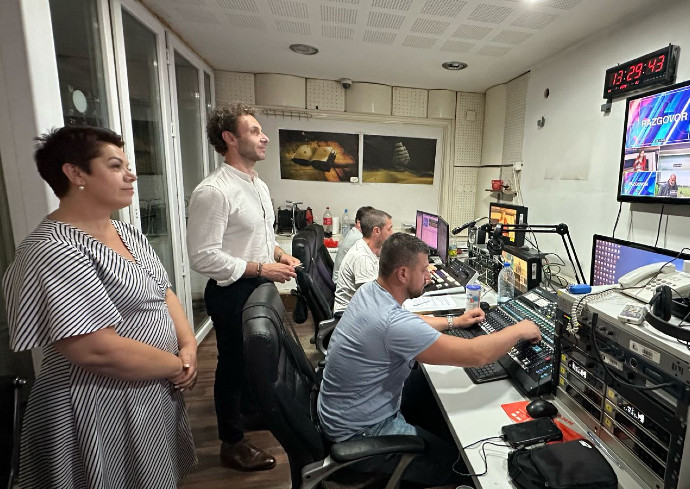 Professor Anthony Adornato Trains Journalists in Kosovo Through Fulbright
