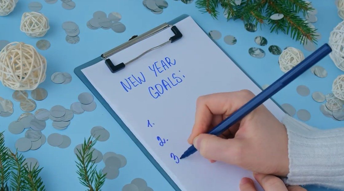 Expert Tips to Make Your New Year’s Resolution Stick
