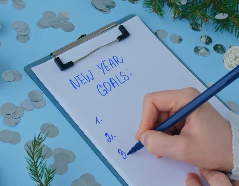 Expert Tips to Make Your New Year’s Resolution Stick