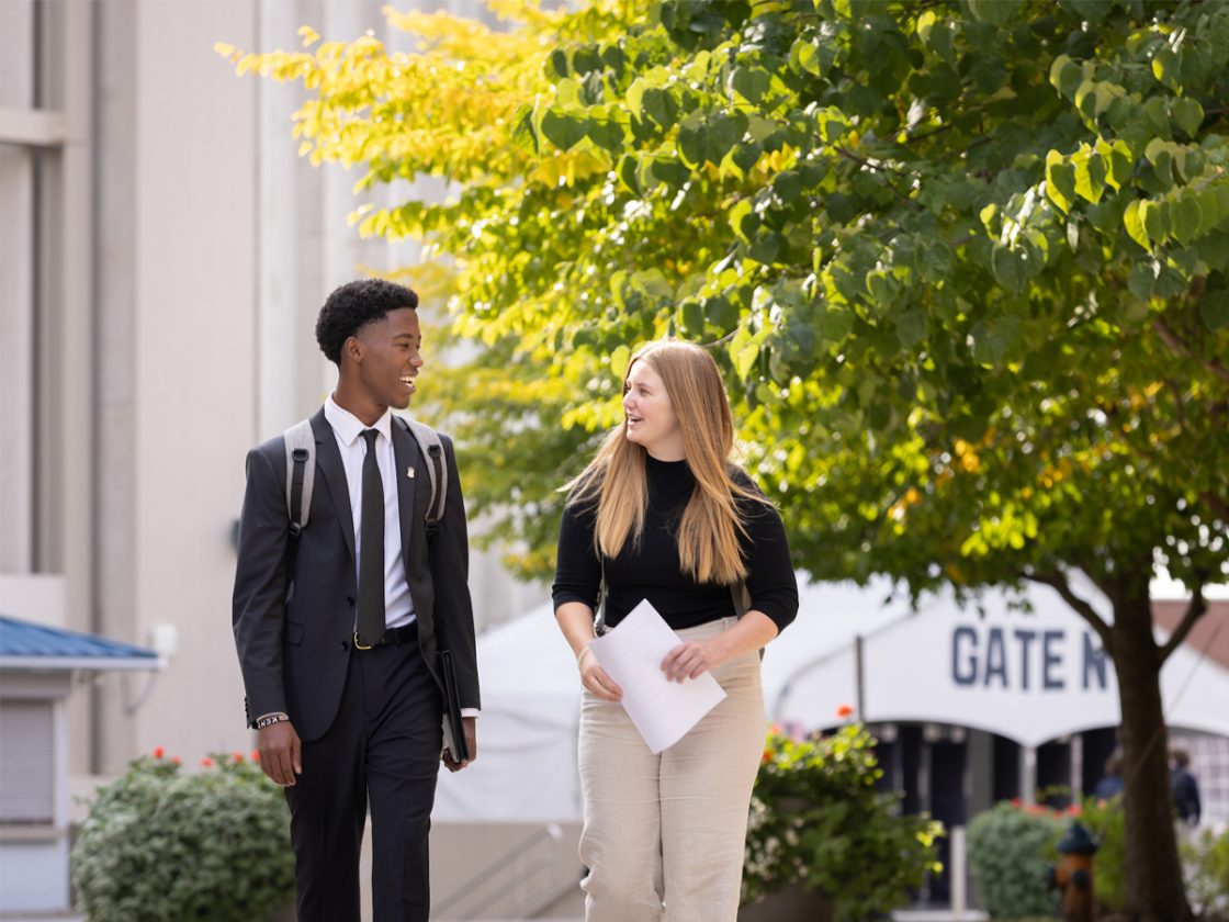 Virtual Styling Service Helps Students Dress the Part