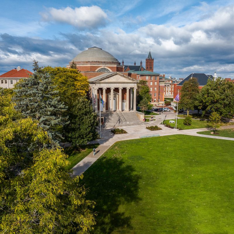 Alumni Awards to Honor Chancellor Syverud and Dr. Chen April 23
