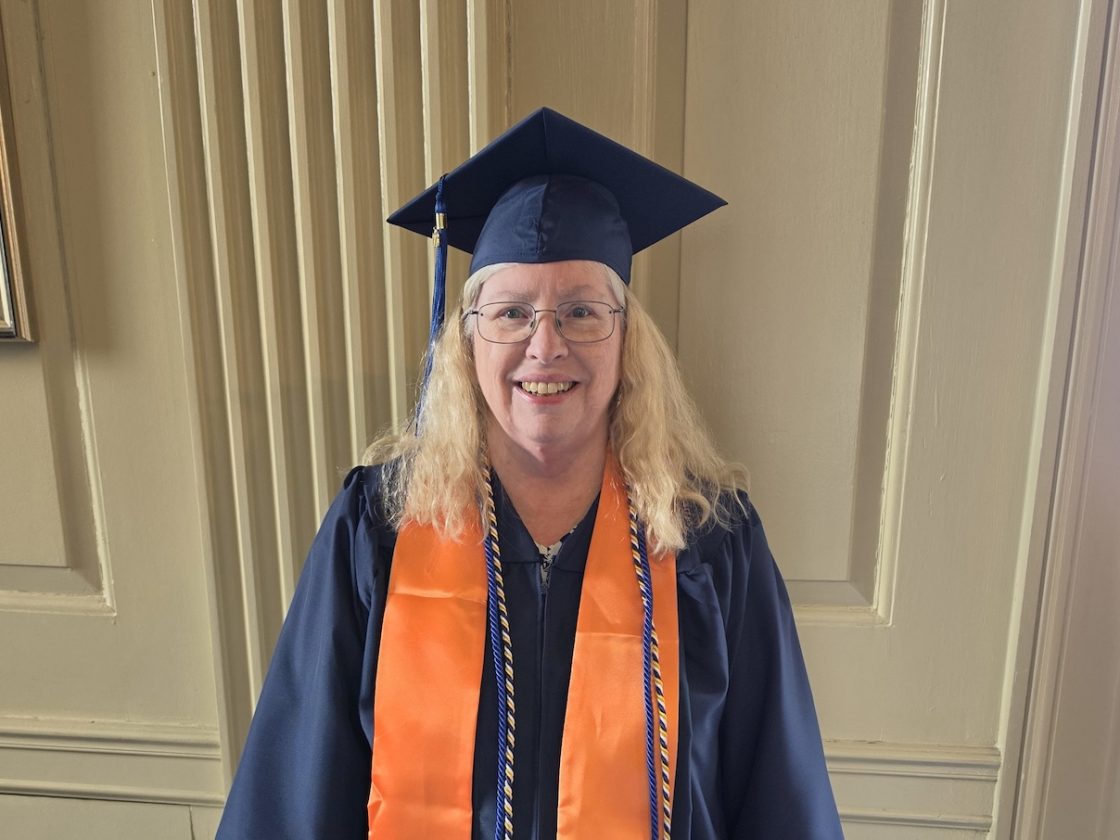 ‘Don’t Give Up’: Part-Time Student Earns Degree Decades After First Class