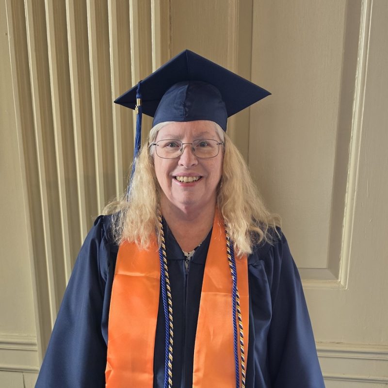 ‘Don’t Give Up’: Part-Time Student Earns Degree Decades After First Class