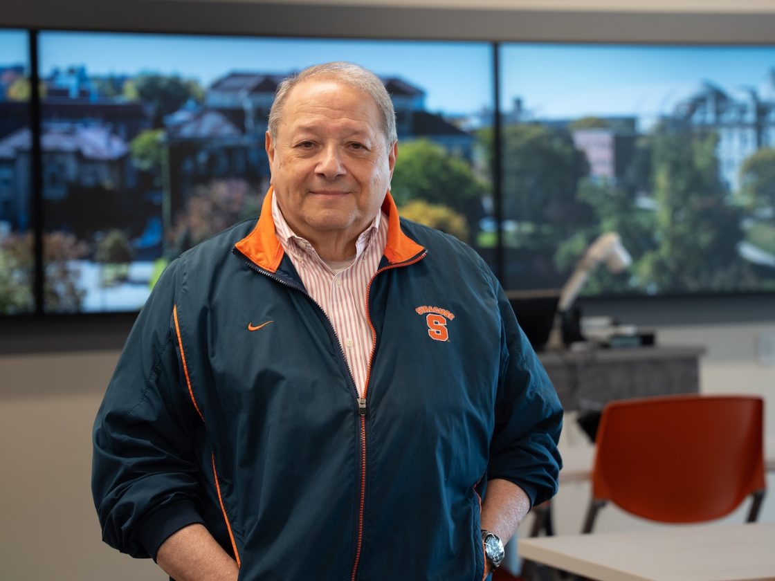 Meet the iSchool Professor Honored as Undergrad Teacher of the Year 