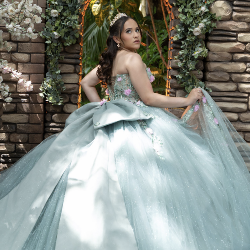 La Casita Marks 15th Anniversary with ‘Quinceañera Dreams’ Events 