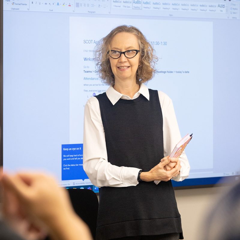 Jessamyn Neuhaus Named Meredith Professor for Teaching and Learning Excellence