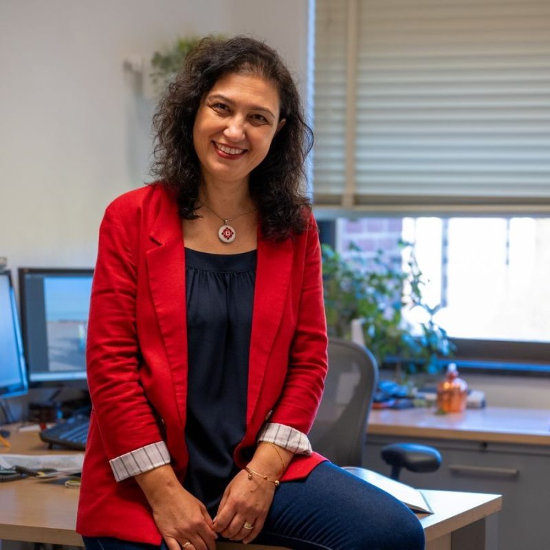With History in Hand, Professor Uses Archives to Revamp Environmental Courses 